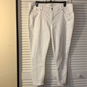 Size 22 Levi’s Skinny Crop Jeans